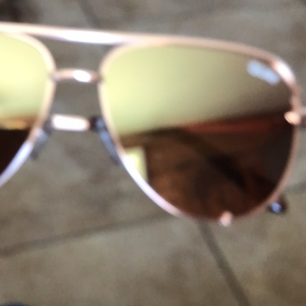 NEW! gold Quay high key aviators - Picture 2 of 10